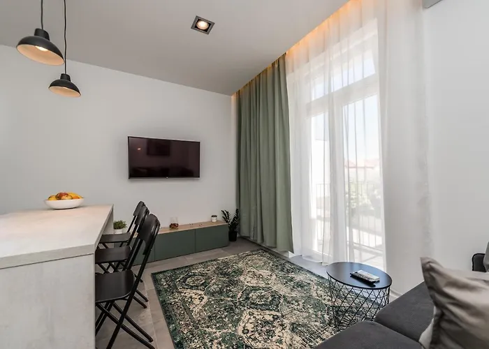 Royal * Ζαντάρ