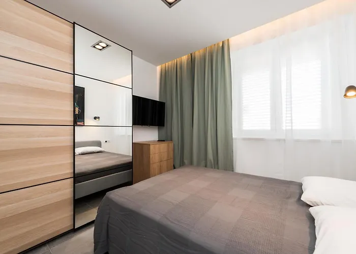 Royal * Ζαντάρ