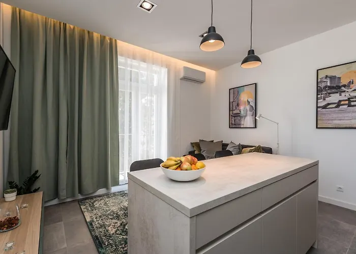 Royal * Ζαντάρ